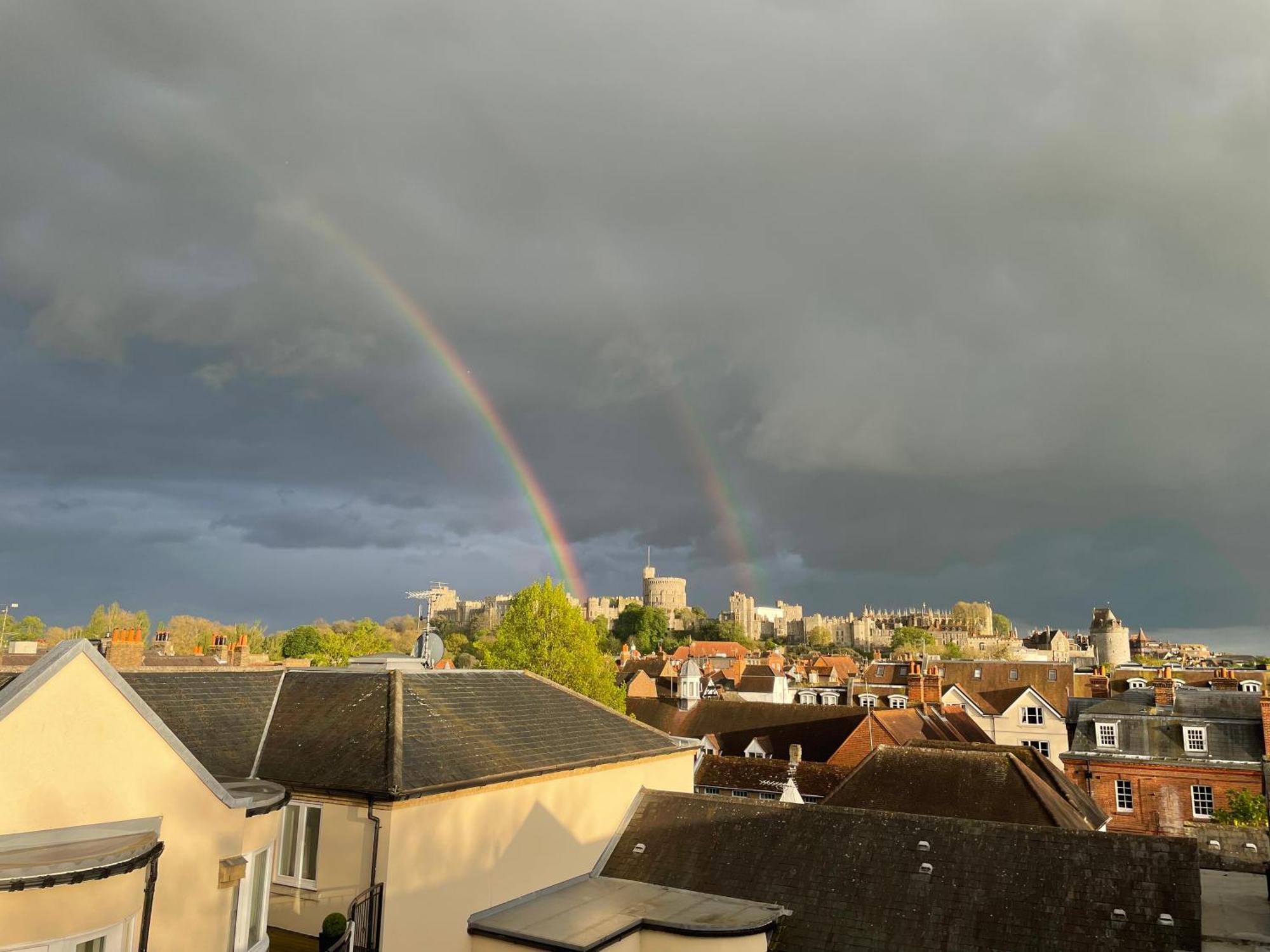 Top Floor En-Suite Double Bedrooms With Great View Of Windsor Castle & Free Parking Εξωτερικό φωτογραφία
