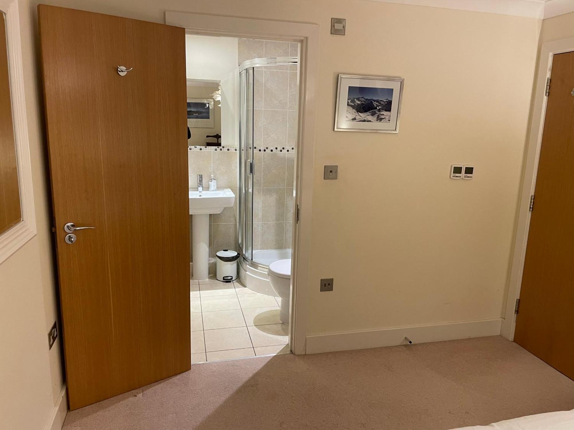 Top Floor En-Suite Double Bedrooms With Great View Of Windsor Castle & Free Parking Εξωτερικό φωτογραφία