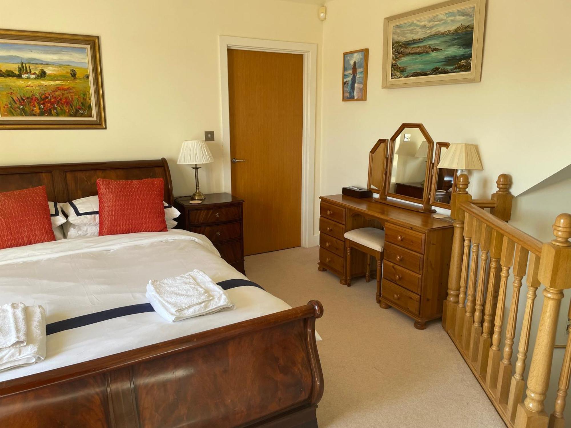 Top Floor En-Suite Double Bedrooms With Great View Of Windsor Castle & Free Parking Εξωτερικό φωτογραφία