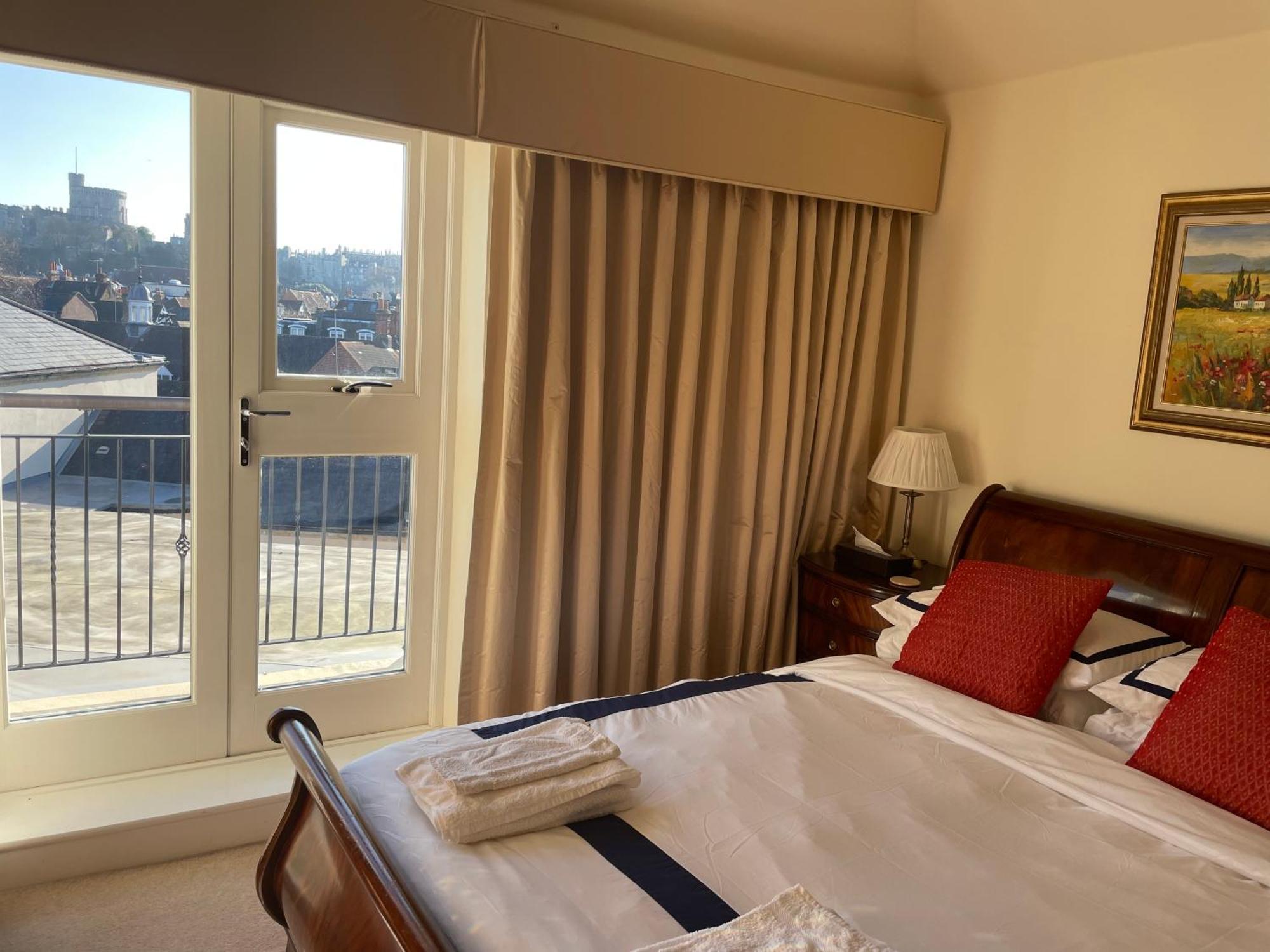 Top Floor En-Suite Double Bedrooms With Great View Of Windsor Castle & Free Parking Εξωτερικό φωτογραφία