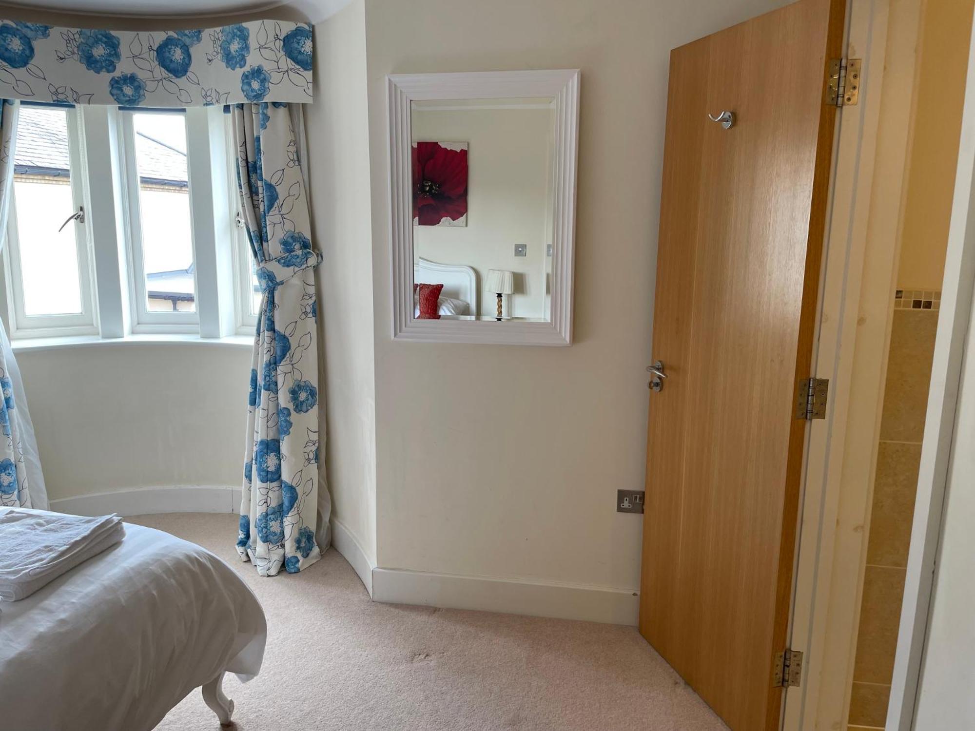 Top Floor En-Suite Double Bedrooms With Great View Of Windsor Castle & Free Parking Εξωτερικό φωτογραφία