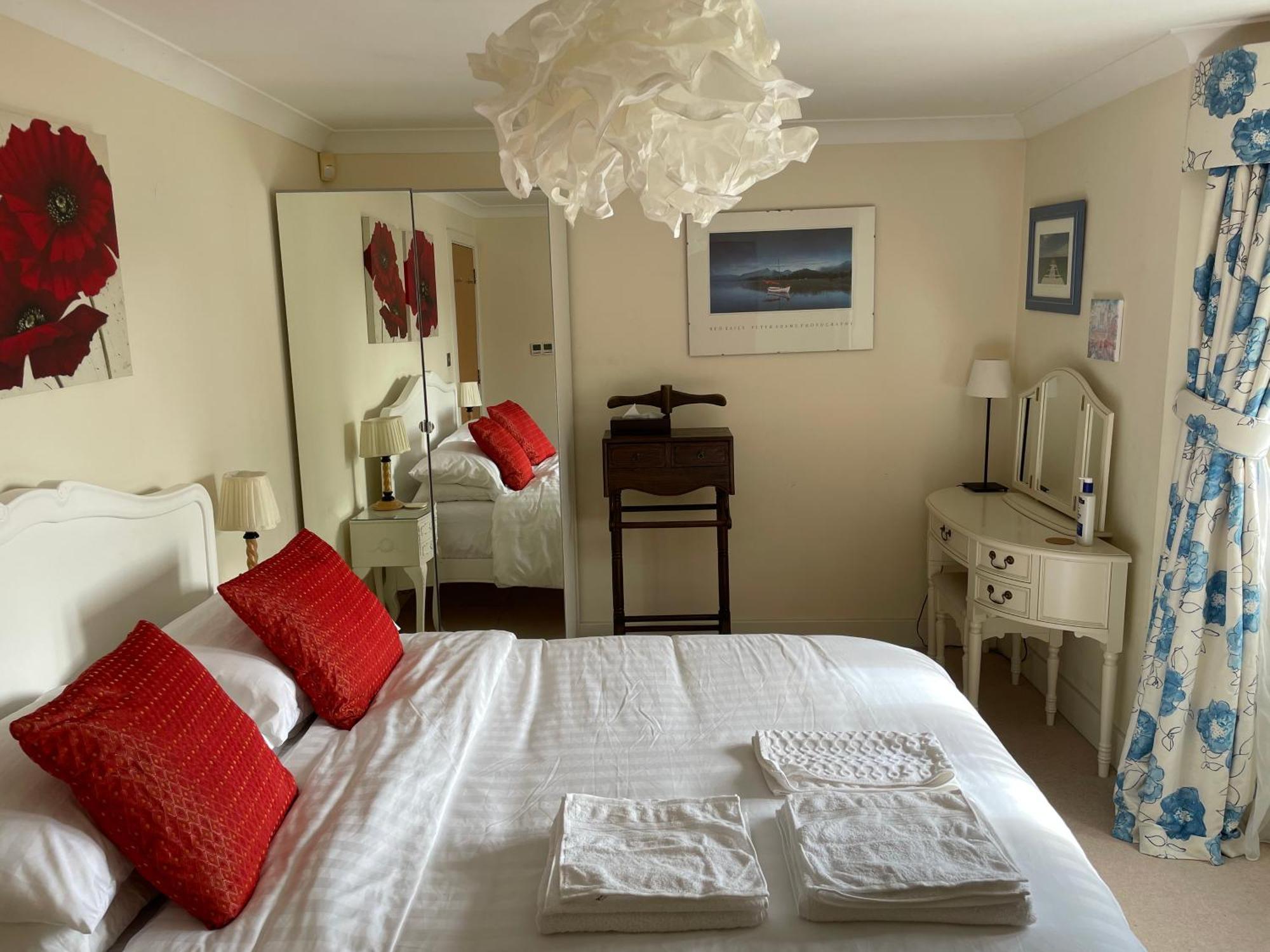 Top Floor En-Suite Double Bedrooms With Great View Of Windsor Castle & Free Parking Εξωτερικό φωτογραφία